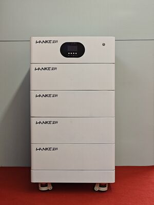 Batteria LiFePO4 impilabile da 20.48KWH a 51.2V400Ah con 6000 lunghi cicli di vita per lo stoccaggio dell'energia solare